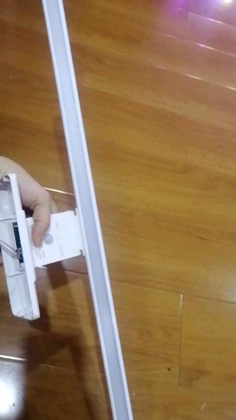 Đèn hình thức đẹp, giao hàng nhanh, dài hơn mình nghĩ nên bị dài hơn gương nhà mình, chưa lắp nên chưa biết chất lg ạ. Cảm ơn shop Đèn hình thức đẹp, giao hàng nhanh, dài hơn mình nghĩ nên bị dài hơn gương nhà mình, chưa lắp nên chưa biết chất lg ạ. Cảm ơn shop