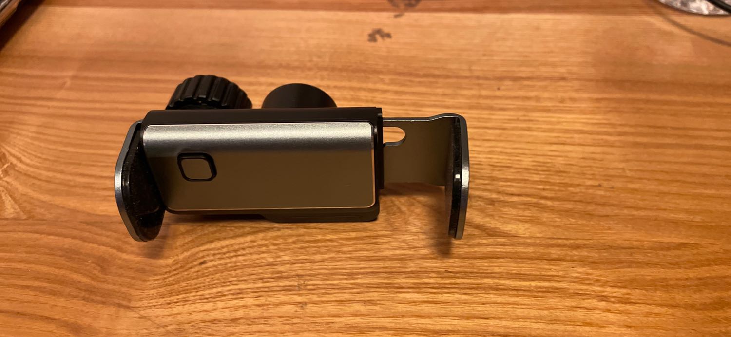 Mới sạc 1 lần, dùng từ lúc nhận hàng đến 26/12 hết pin, cắm sạc cũng không được. Hiện tại bây giờ không dùng được nữa. Đề nghị được bảo hành và xem xét kỹ chất lượng sản phẩm trước khi bàn giao cho khách hàng.