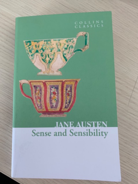 Sách quá rẻ so với chất lượng. Giấy tương đối dày, in rõ nét. Không gây khó chịu khi đọc. Sách được bọc trong lớp nhựa, mới và đẹp. Tiki giao quá nhanh, 11h khuya đặt, 11h trưa hôm sau đã giao. Xuất sắc