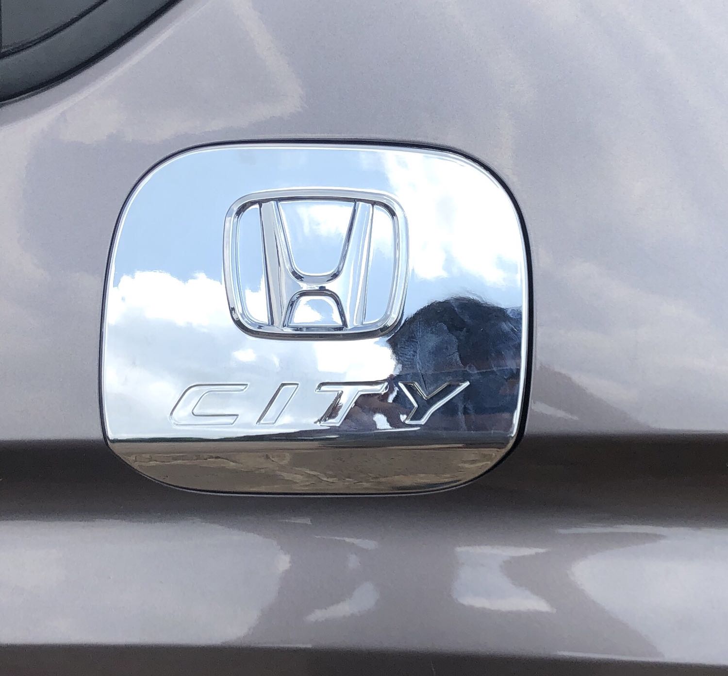 Hàng không giống như hình ảnh, đề nghị Tiki kiểm tra