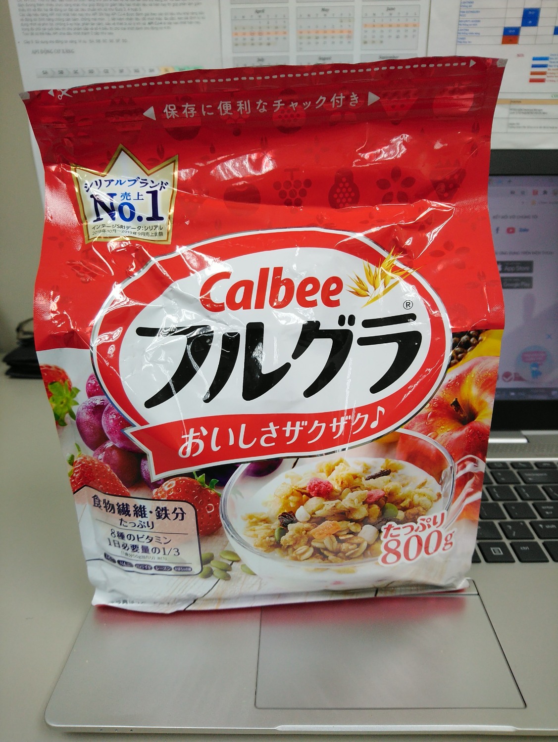 Tháng 11/2020 tôi mua Ngũ cốc hoa quả Calbee Furugura Nhật Bản gói 800g. Khi sử dụng phát hiện sản phẩm đã hết HSD 1 năm. NSX: 21/03/2019; HSD: 21/11/2019. Trong khi tem giấy dán đè lên NSX thực là 09/2020. Đây là kiểu kinh doanh *** đảo, ***. Đặc biệt là thực phẩm làm nguy hại đến sức khỏe người sử dụng. Tôi đề nghị Tiki làm việc nghiêm túc với nhà cung cấp này.