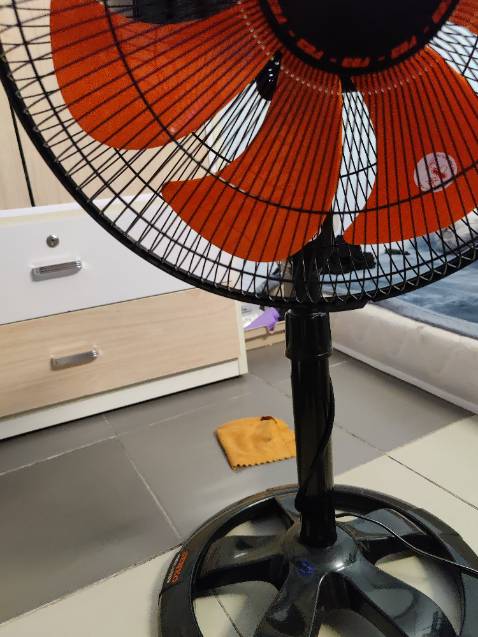 Quạt số 1 mà nó mạnh mún bay lun. Tớm lại giá rẻ, chất lượng, tốt