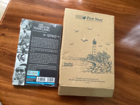 Nội dung sách hay với cách trình bày đặc sắc của tác giả về con người và bối cảnh chính trị xã hội miền nam Việt Nam trong chiến tranh chống Mỹ , đặc biệt tại Sài Gòn. Thủ pháp mô tả con người Phạm Xuân Ẩn làm nổi bật tính cách vĩ đại hy sinh của người chiến sĩ tình báo. Nhiều tư liệu lịch sử phong phú về xã hội Sài Gòn trong thời kỳ chiến tranh. Sách in đẹp và bền chắc. Giá hợp lý.