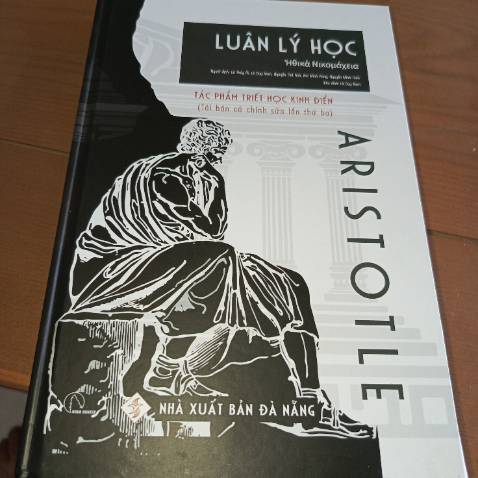 Tuyệt vời nhất! Khi cầm quyển sách này trong tay mình, sách triết học của Aristotle