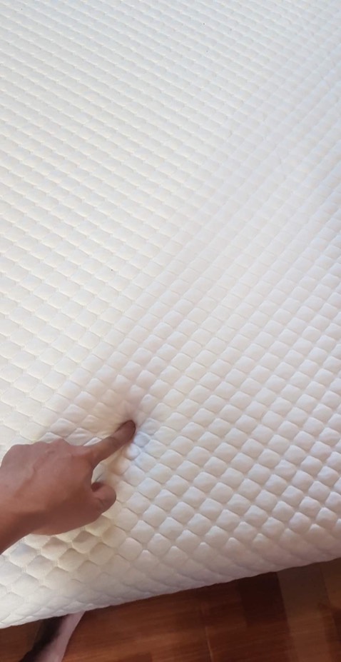 Nệm rất êm, mình ngủ ko bị chập chờn như lúc trước. Xài cả bộ gối và nệm của shop thấy cải thiện hơn, rất đáng tiền