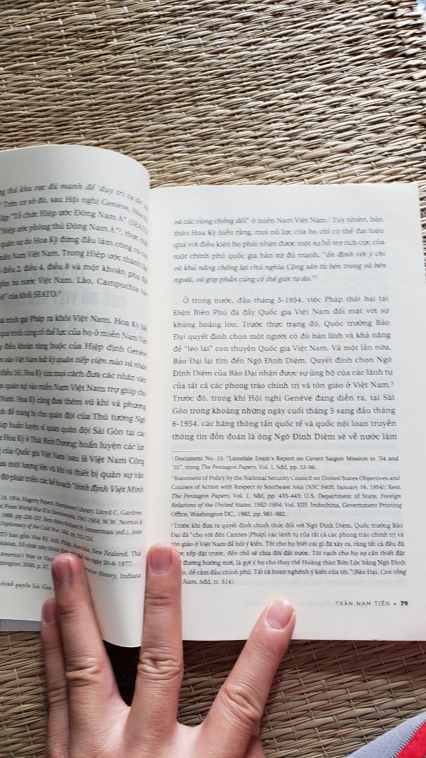 Những góc khuất trong lịch sử Việt Nm hiện đại. Một cái nhìn khác về *** Việt Nam Cộng Hòa. Sách hay!!