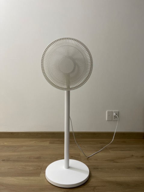 Không hài lòng so với tầm giá, cân nhắc trước khi mua
- quạt nhỏ
- không ấn tượng về độ mát
- sản phẩm đẹp
- phù hợp thoang thoảng phòng máy lạnh