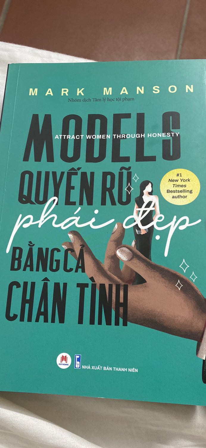 Hôm qua đặt hôm nay có luôn. Sách rất hay, mới đọc hết chương 1 nhưng sách đã cho mình nhận thấy một góc nhìn rộng hơn về vấn đề tình cảm. Sách này mình thấy ko chỉ là hành trang để có 1 mối quan hệ tốt sau này mà lớn hơn nó giúp mình định hướng tốt hơn trong cuộc sống