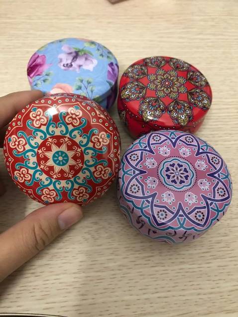 Giao hành nhanh, đóng hàng chắc chắn, cẩn thận. Nến rất thơm , đẹp ạ. Mọi ng nên mua nha, mùi thơm dễ chịu, dễ ngủ, khử mùi hôi 🤣😂🤩🥰💖😥😘😍