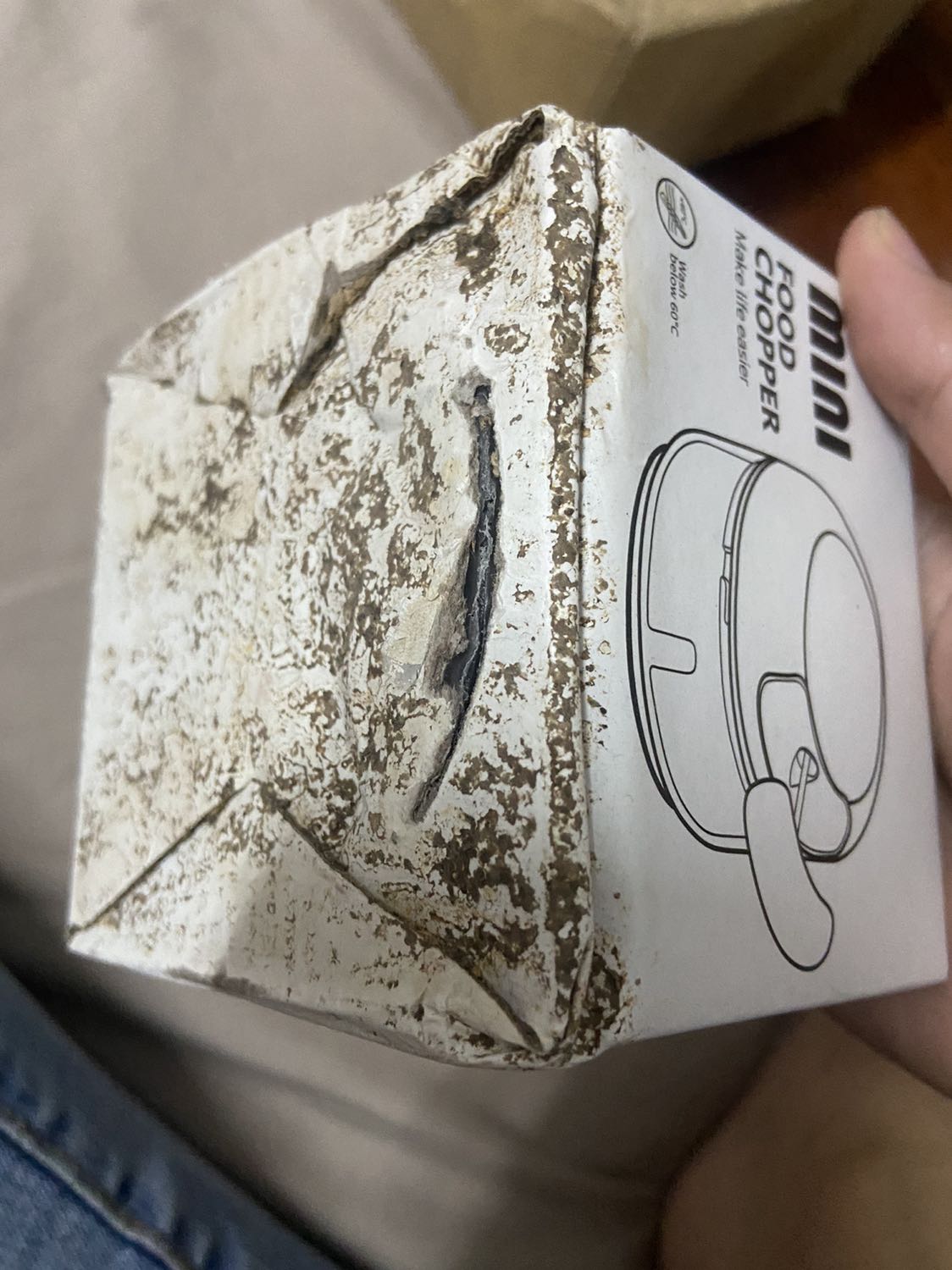 nhận cái hộp muốn rớt nước mắt