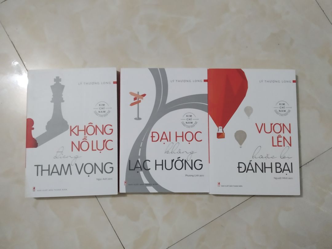 lúc vận chuyển hộp có hơi móp, nhưng sách vẫn nguyên vẹn và rất đẹp nha