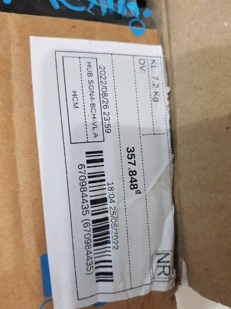 Bạn để KM là 2 hình, 1 là bình đựng nước (có ghi rõ số lượng có hạn, hãy xem giỏ hàng về SP KM), còn hình 2 là 2 hộp lock&lock cho đơn hàng từ 349k (mà không ghi rõ là số lượng có hạn, hãy xem giỏ hàng có kèm sản phẩm KM hay không). Thật trớ trêu, mình mua đơn hàng là 352k (nghĩa là KM 2 hộp lock&lock), mà khi nhận hàng, không có 2 hộp KM. Gọi tổng đài thì nói khi thanh toán chị có xem giỏ hàng không? Mình nói vì mình mua 352k, nên tặng 2 hộp lock&lock (bên dưới hình không để số lượng có hạn hay là hãy xem giỏ hàng về SP KM). Disappointed!