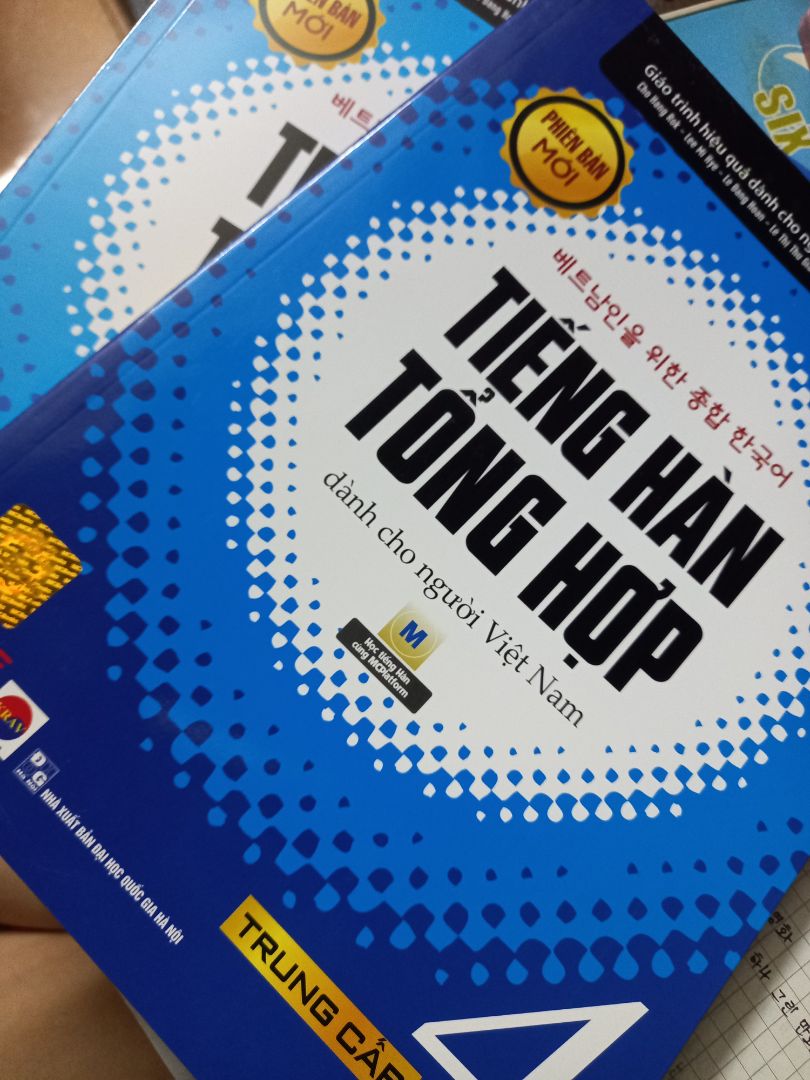 sách bản quyền, giá rẻ