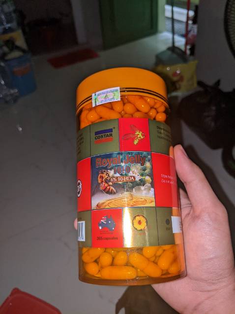 Lúc gọi shipper thái độ không tốt. Lúc giao đứng trước nhà trọ gọi tên người ta liên tục trong khi người ta đang xuống, có 1-2 phút thôi mà thúc giục người ta? Shipper thái độ thua xa các đơn vị vận chuyển khác.