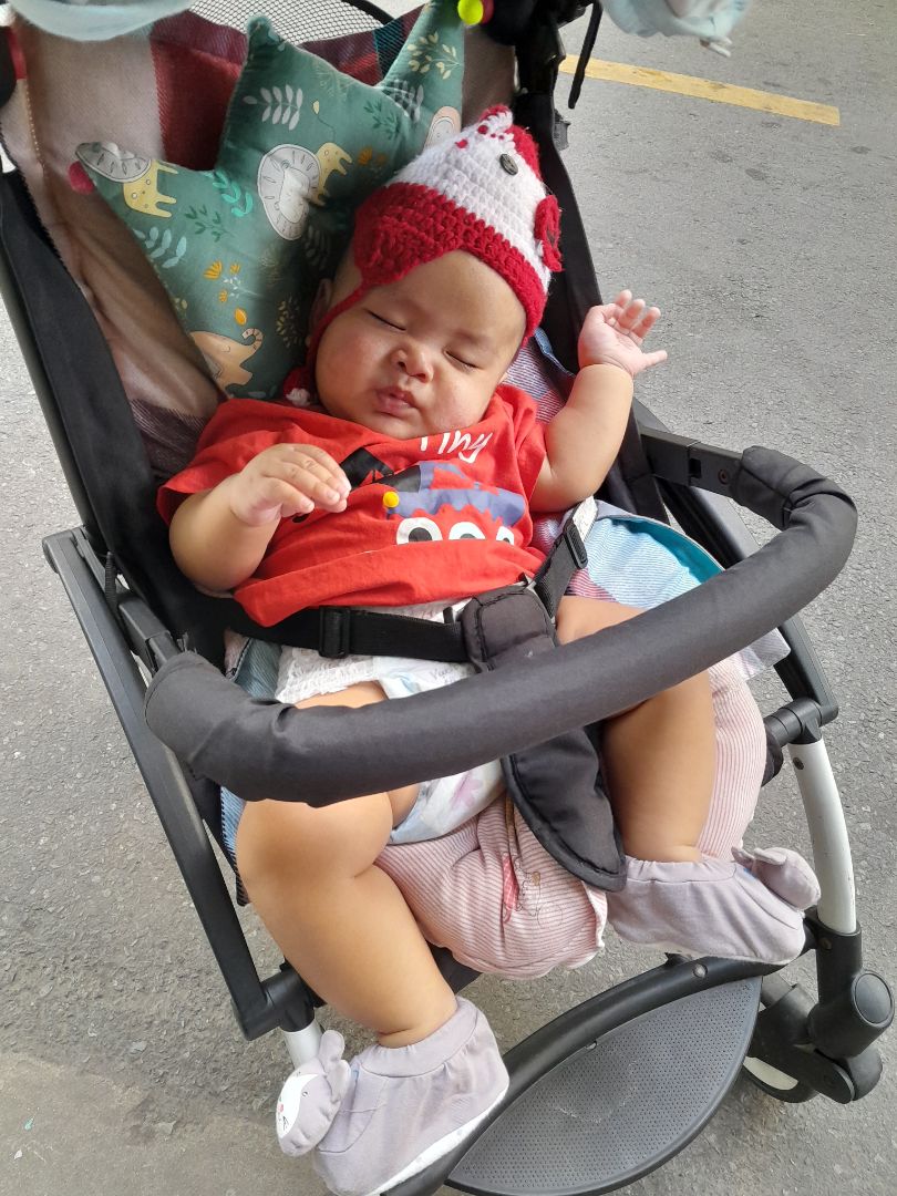 Review để khoe hình ông Will thui nhà mình thôi chứ tã Huggies ngon rồi, dễ mua Review để khoe hình ông Will thui nhà mình thôi chứ tã Huggies ngon rồi, dễ mua