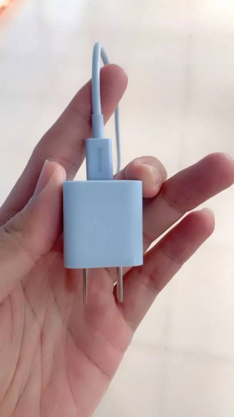 Sản phẩm tốt, nhỏ gọn, sạc nhanh, đẹp. Sẽ mua tiếp tục