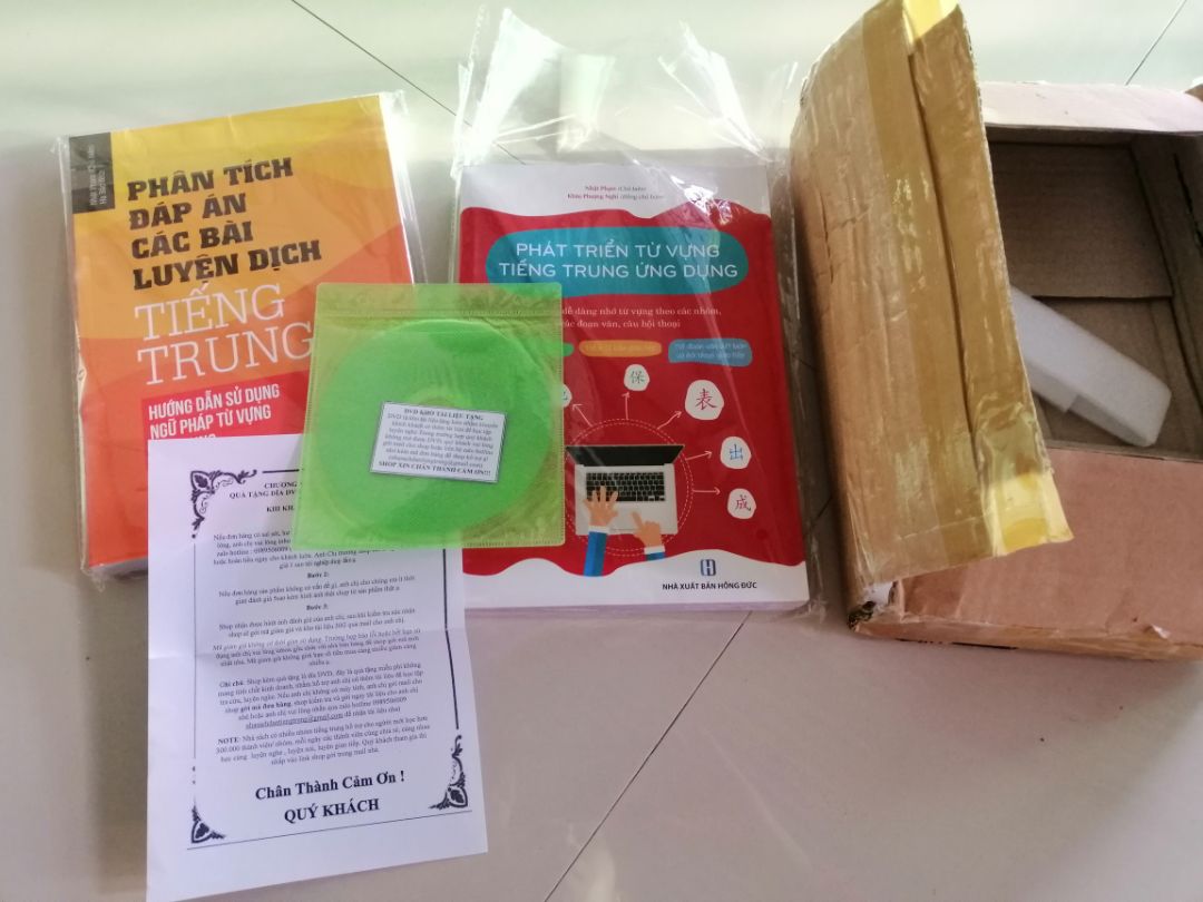 Sách mới, hàng có tặng kèm đĩa CD, giao hàng tận tâm