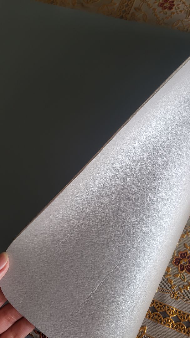 Rất to và cũng dày dặn nữa, di chuột cũng rất mượt nha mọi người, nên mua nhé.