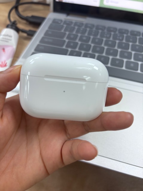 Mua đồ công nghệ ở tiki thì khỏi lo về chất lượng. Mình mua iphone 15 ở đây, h mua thêm con airpod này. Đóng gói, ship hàng đều rất oke, mn yên tâm mua ko phải lo gì