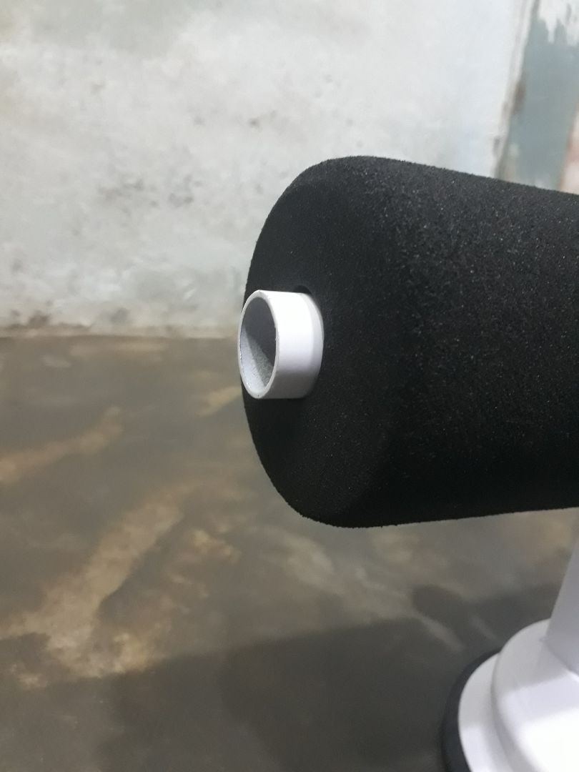 Nhìn chung cũng hài lòng với sản phẩm và chất lượng: đế hút tốt, đệm mút tập êm chân, tăng đưa cao thấp được. Tuy nhiên vẫn có vài điểm trừ nho nhỏ, vẻ ngoài nhìn có hơi bụi bặm, phần thép không đc sơn thì bị oxy hóa và rỉ sét nhẹ.