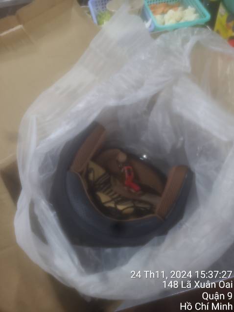 Hộp móp méo, được cái hàng giao nhanh, đúng mẫu.