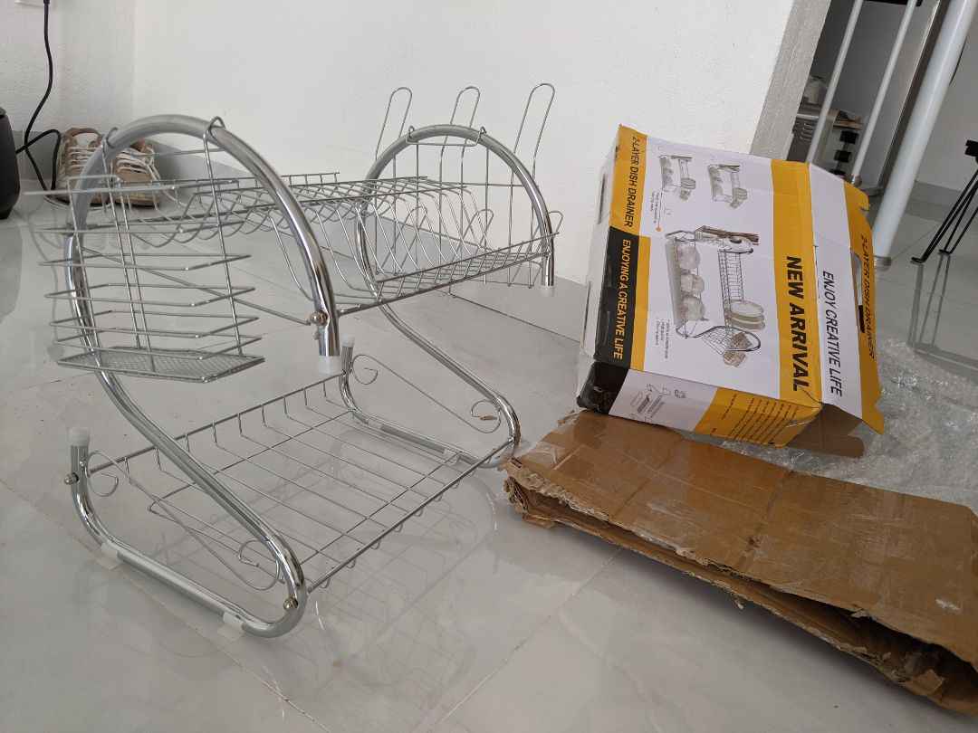 shop gởi sản phẩm bị lỗi, gãy thanh ngang, thiếu khay nước. Nhưng khi trao đổi lại bên shop thì nói sản phẩm ko có khay nước, vậy sao trên bao bì lại có ? Shop trao đổi như phũ trách nhiệm vậy. Quá tệ cho sản phẩm này. Lần đầu tiên tôi mua hàng trên tiki gặp phải trường hợp xấu này. Mọi người lưu ý.