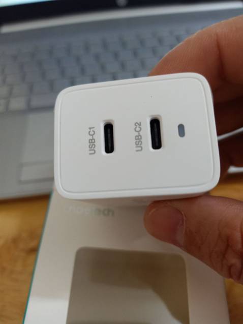 Củ sạc nhỏ gọn mẫu mã đẹp, sạc nhanh 2 điện thoại cùng lúc mà không nóng hàng chất lượng. Tiki giao hàng nhanh