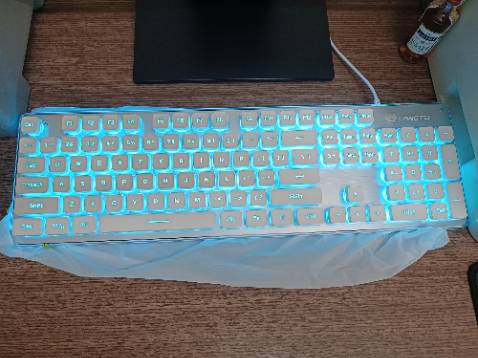 Cảm giác gõ êm vs mướt, không có tiếng ồn, đẹp và nhì mát mắt, rất thích. Giá khá rẻ so với nơi khác. Like 🥰🥰🥰