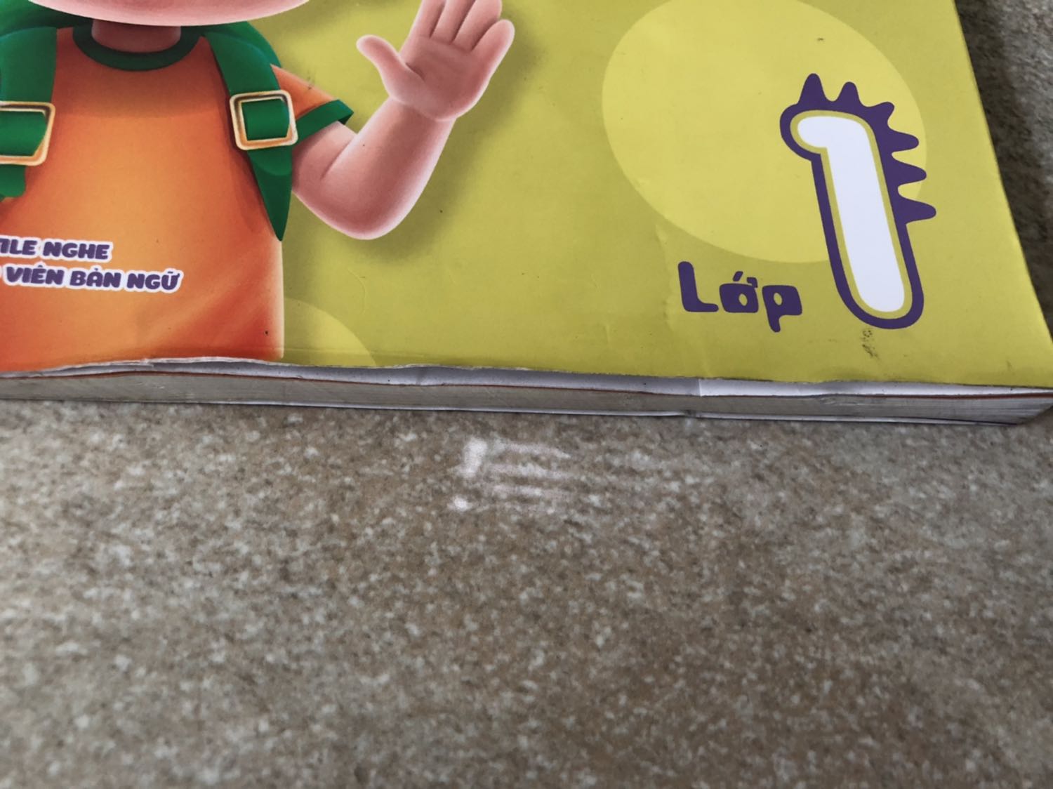 Siêu thất vọng với dịch vụ kiểm tra chất lượng trước khi gửi hàng của Tiki. Chờ mãi mới có sách về mà khi nhận được thì sách lại thế này đây. Không khác gì mang sách dính mưa đi giao cho khách Siêu thất vọng với dịch vụ kiểm tra chất lượng trước khi gửi hàng của Tiki. Chờ mãi mới có sách về mà khi nhận được thì sách lại thế này đây. Không khác gì mang sách dính mưa đi giao cho khách