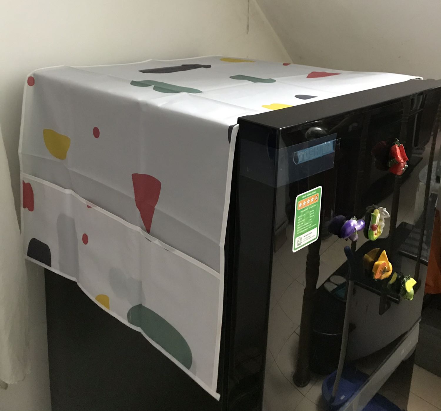 Giao hàng bị trễ, màu trắng sắc bông trang nhã, nhưng hơi mỏng dễ rách, xài tạm