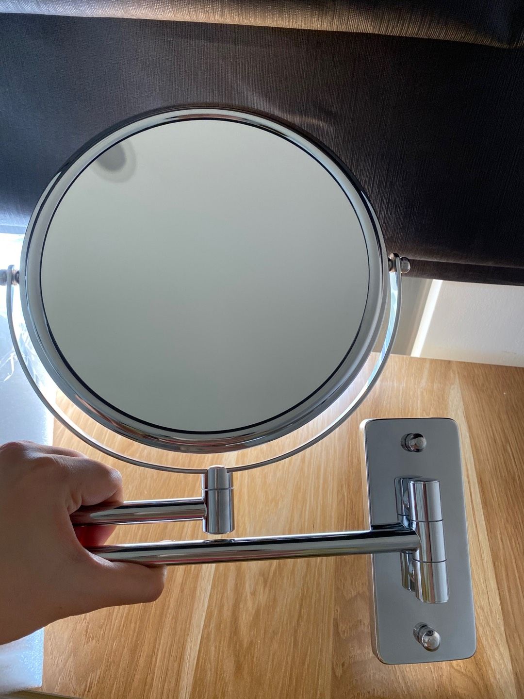 Gương nét căng rõ nét từng sợi lông hii, nói chung là  tốt, chắc chắn, sáng bóng Inox chuẩn. Giá cũng hợp lý. Hài lòng, cực kỳ tiện