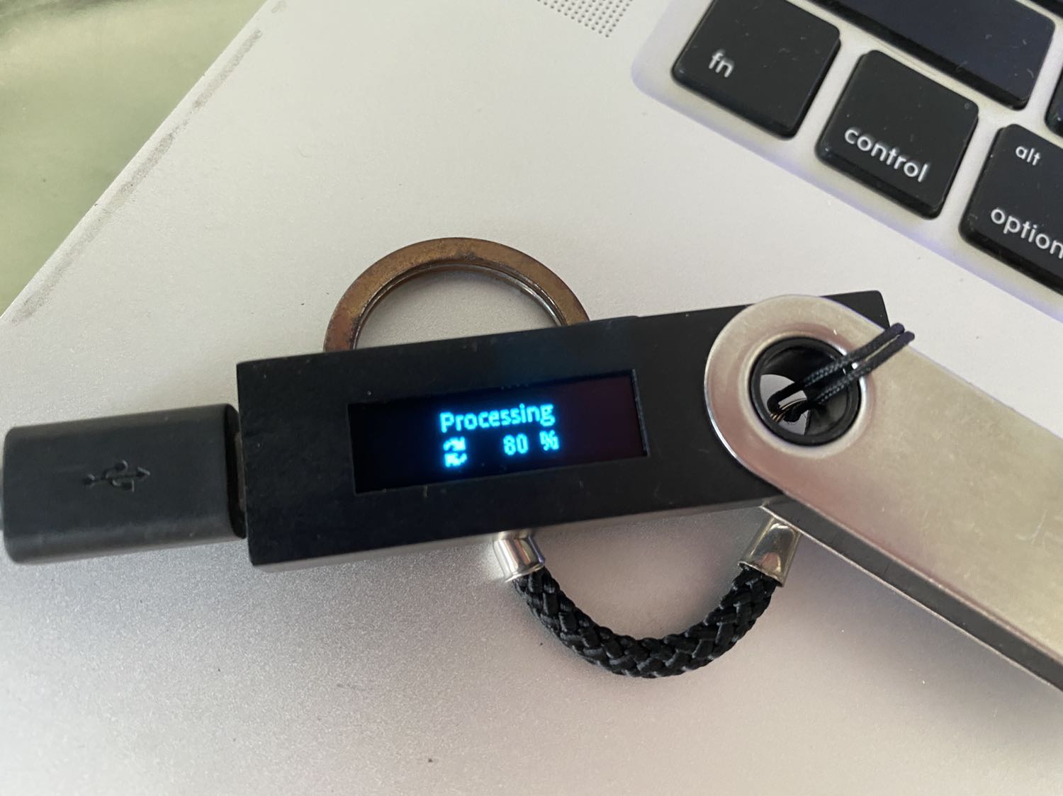 màn hình chạy tốt, ko có gì để phàn nàn, cám ơn shop