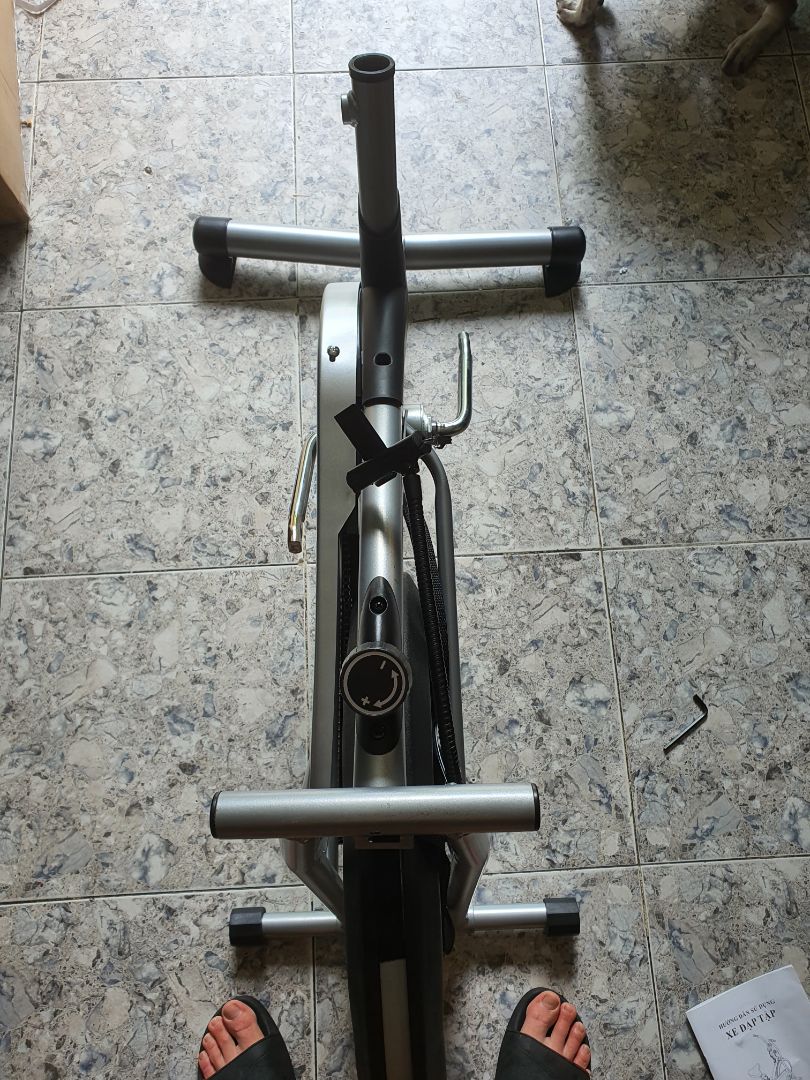 giao nhanh nhưng sp có lỗi ráp vào chân ko cân bằng, đề nghị TiKi đổi lại cái khác. xin cảm ơn giao nhanh nhưng sp có lỗi ráp vào chân ko cân bằng, đề nghị TiKi đổi lại cái khác. xin cảm ơn