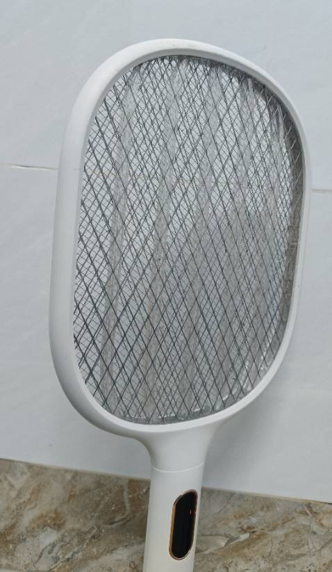 Dùng thấy ổn, bằng nhựa ko được chắc chắn lắm khi đập muỗi có cảm giác lỏng tay. Tuy nhiên dùng hiệu quả giải quyết vấn nạn muỗi tại nhà.