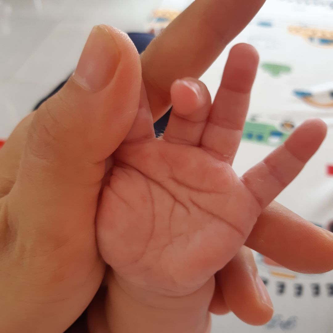 Hương thơm dễ chịu, giặt thấy ok. Xả nhanh sạch và không nhớt, không lưu hương như nc giặt em bé 2 hãng khác đã dùng. Đã đặt lại, mua 2 can 1 lần luôn đỡ đặt nhiều lần.