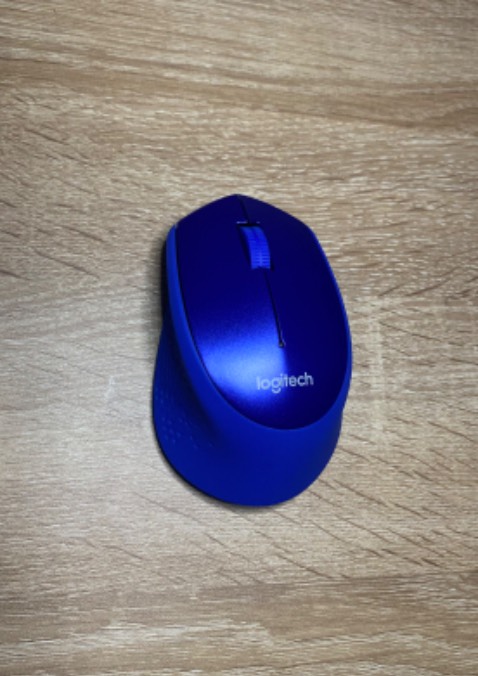 Đóng gói kỹ, chuột xài rất êm, nhanh nhạy. Có sẵn pin bên trong nên mua là xài được ngay.
Chỉ có cổng USB, ko có bluetooth, tuy nhiên vẫn là 5 sao vì quá xức sắc 🥰