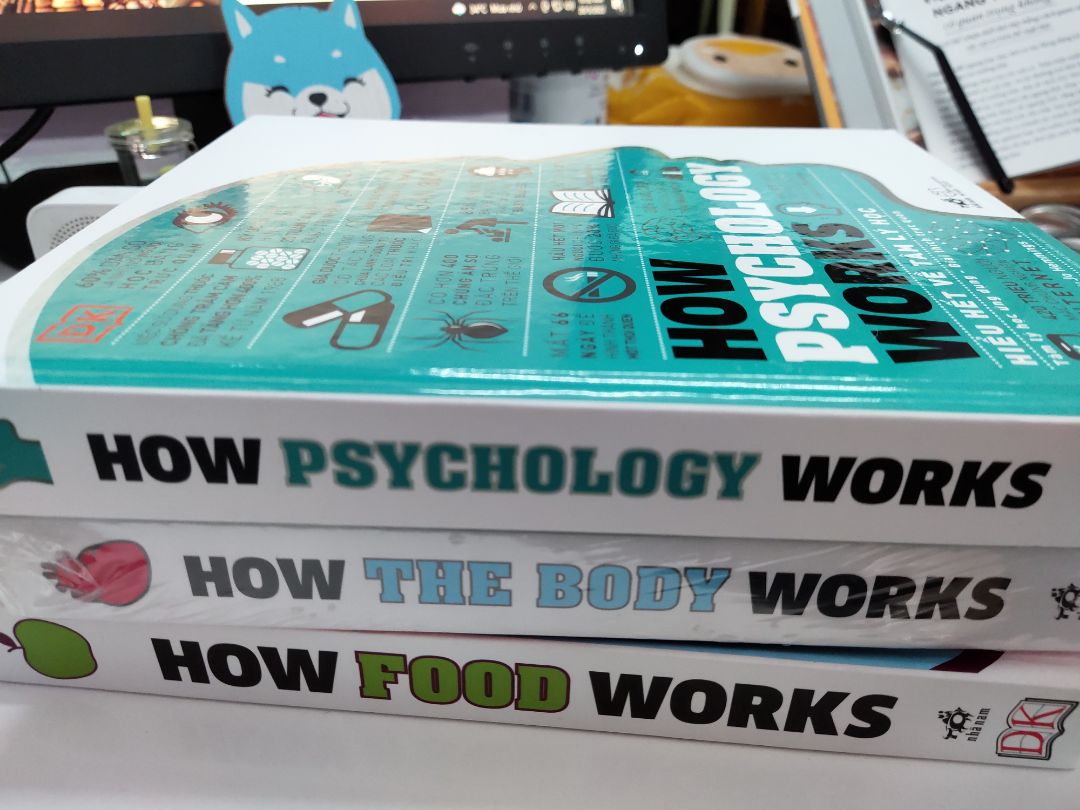 Biết tới bộ 3 cuốn này khá trễ nhưng quả thực bộ này rất đáng tiền. chất giấy tốt, dày mà minh họa siêu đẹp. cuốn này còn chứa nhiều kiến thức nữa. vừa bổ mắt lại vừa bổ não. tiki giao nhanh, hàng được đóng gói chắc chắn. mình chờ săn sale mãi mới được giá tốt