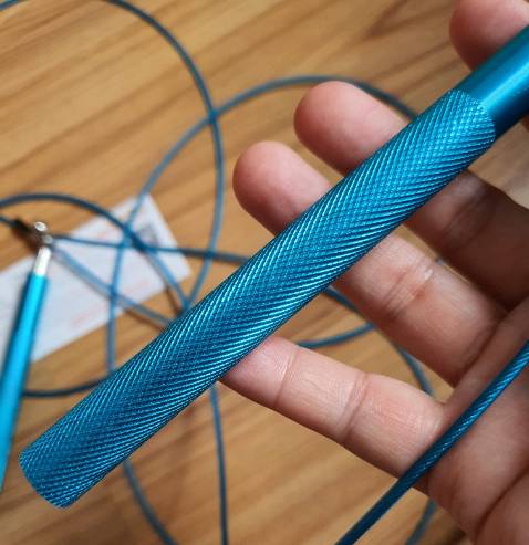 Công nhận sờ vào thích chất luôn ạ. Đến lúc mình cắt để chỉnh độ dài thì thấy bền lắm.