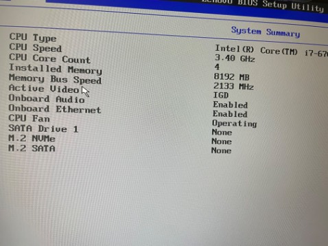 Mình đã chọn cấu hình cao cấp với ổ cứng SSD 240GB nhưng trong máy không có ổ cứng hoặc máy không nhận ổ cứng, mình đã cố gắng liên lạc với shop nhưng không được hỗ trợ. Nhắn tin shop xem không phản hồi. 

Đây là trải nghiệm mua hàng tệ nhất mình từ trước đến giờ của mình. Bỏ một số tiền không phải nhỏ đối với mình và chờ đợi giao hàng cũng khá lâu nhưng không sử dụng được.