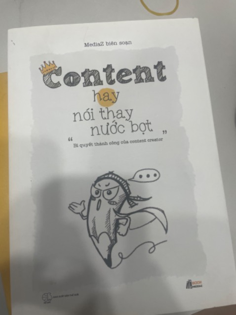- Hết hàng, không báo cho khách huỷ đơn. Vẫn cố giao sách khác cho mình. 
- Đồng ý hoàn tiền, nhưng phải hoàn bên ngoài hệ thống ( mình không thấy có mục hoàn trả sản phẩm trên tiki chỗ sản phẩm của mình, có lẽ đơn ít tiền quá, mình chưa rõ). Mình phải giao cho shipper rồi sau đó mới hoàn tiền sau. Nếu không được hoàn tiền thì mình kiếm ai chịu trách nhiệm?
- Mình yêu cầu được hoàn cho shipper phải ứng tiền đơn trước cho mình nhưng shop không đồng ý. 
Shop không uy tín từ đầu nên mình không tin tưởng.
 Bạn nào có ý định mua sách phải đồng kiểm với shipper trước. Hình ảnh là sách được giao, không phải cuốn mình đặt.