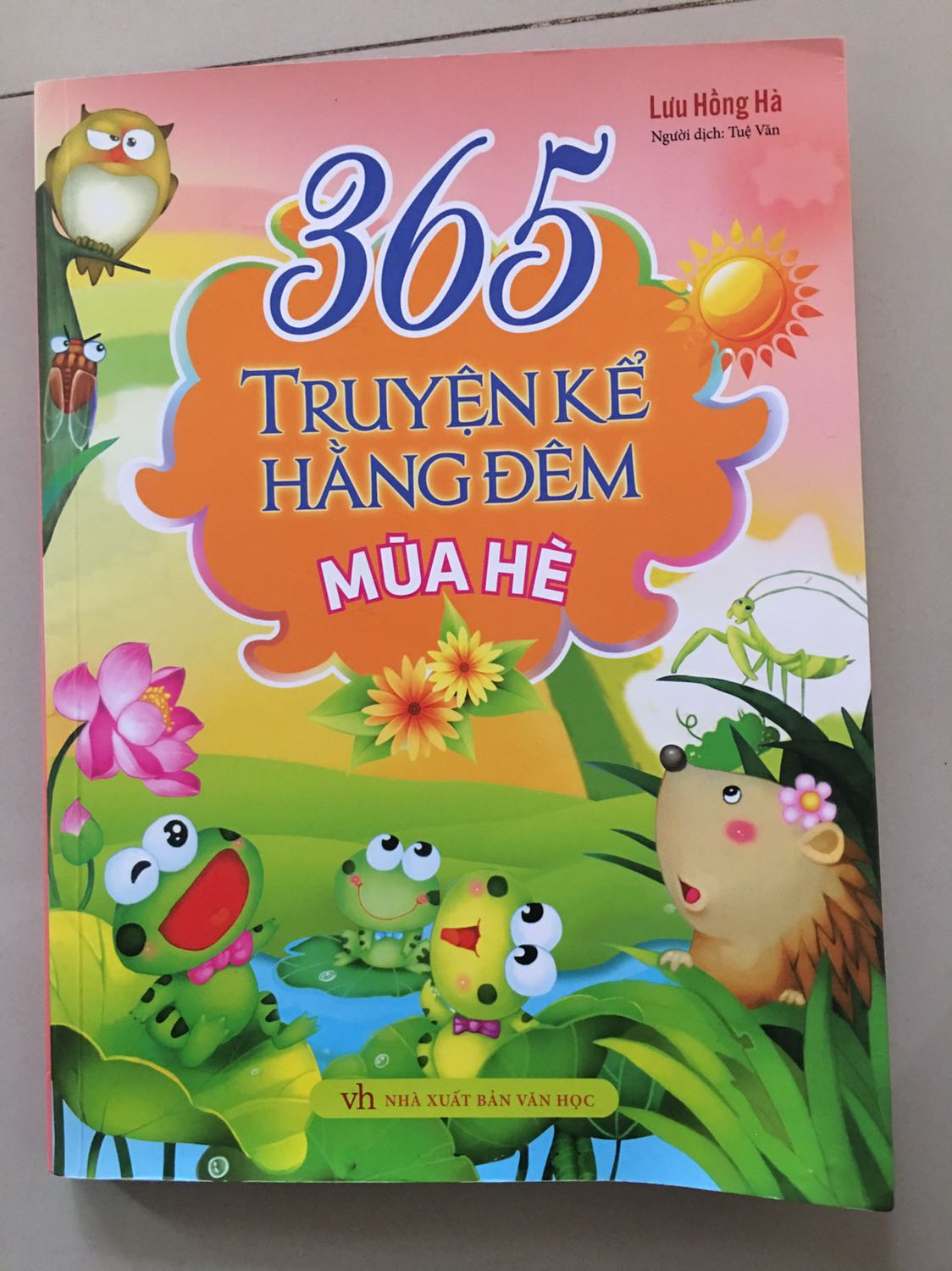Giấy dày, hình ảnh sinh động. Hài lòng với quyển sách