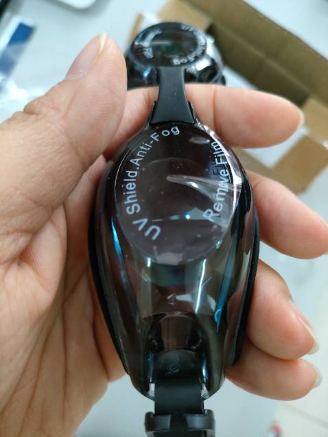 Đeo thử ôm, khít mặt, nhìn đẹp. Độ cận chuẩn. 👏👍