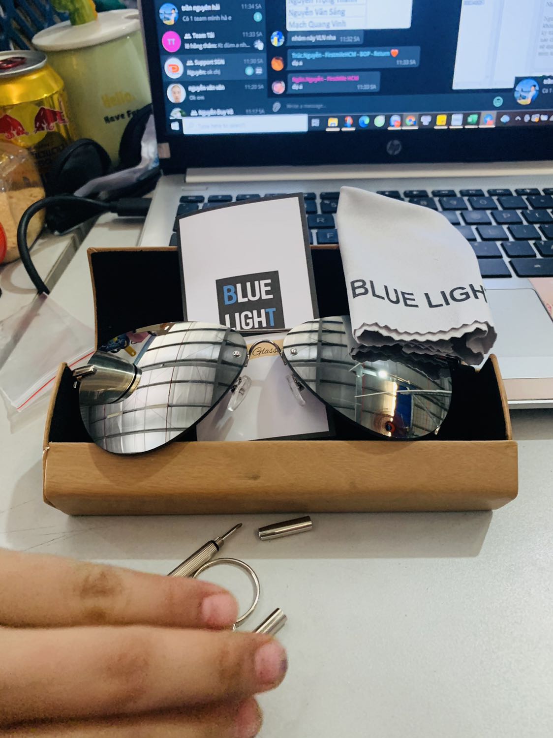 Quá xuất sắc luôn ạ. Mình mua sale có 150k. . Mà cái hộp xịn xò. Quà tặng cũng xịn xò luôn . Vote cho shop 5 sao. Mọi người nên mua ạ. Hí hí.