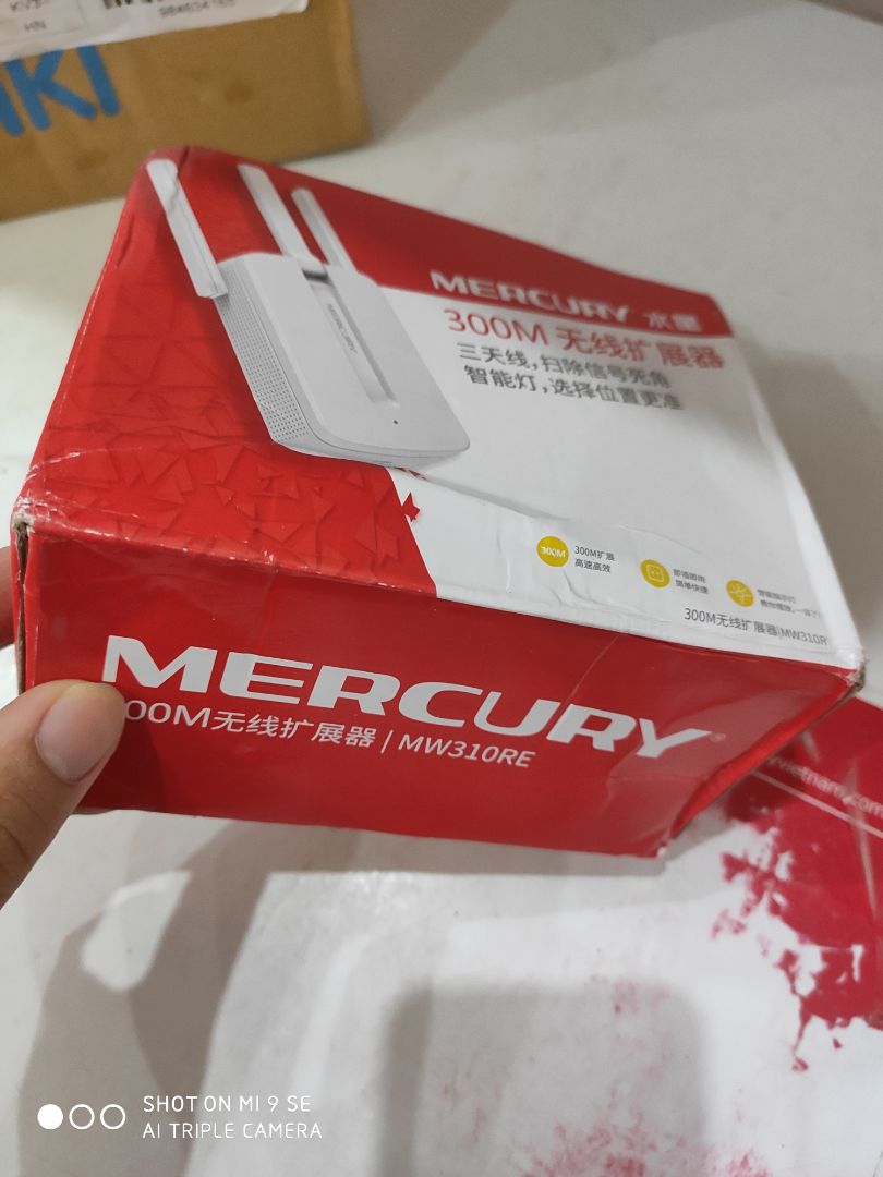 Đóng hộp cẩn thận, tuy nhiên không biết do vận chuyển hay thế nào nhưng hộp bị bóp ở nhiều chỗ và cũ, tùy nhiên không ảnh hưởng đến thiết bị.