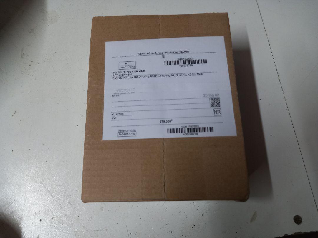 Sao bao bì không có băng keo của tiki, mọi khi tôi mua hàng là có băng keo của tiki nên rất an tâm nhưng kỳ này không có băng keo của tiki ,nên không an tâm tâm cho nấy  ,vì khi có băng keo của tiki khi ai đó xé hàng ra là biết ngay còn lần nầy thì không thể biết đươc