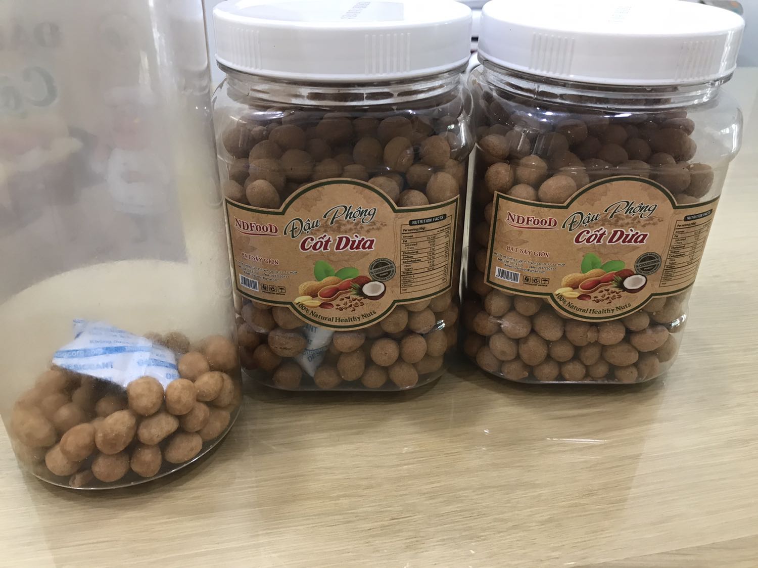 Mình nhận được 2 hộp nhãn hiệu ko phải của Tân Lộc Phát như khi đặt hàng. Hạt đậu màu sậm như bị ẩm không giống như lần mua hàng trước. Mình đã phản ánh tikicare để yêu cầu trả hàng. Rất mong tiki hỗ trợ nhanh chóng