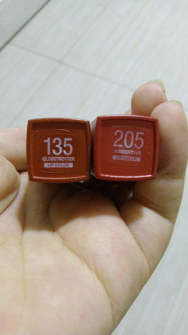 Son rất lâu trôi, kì với nước khó đi nhưng dùng tẩy trang lại sạch luôn. Mình mua đợt giảm giá 30k còn 258k, được tặng kèm kẻ mắt nước MBL hyper tight liner k bị lem trôi khi ra mồ hôi. Cực ưng!
Đánh giá 4 sao vì giao hàng chậm 1 ngày so với dự kiến