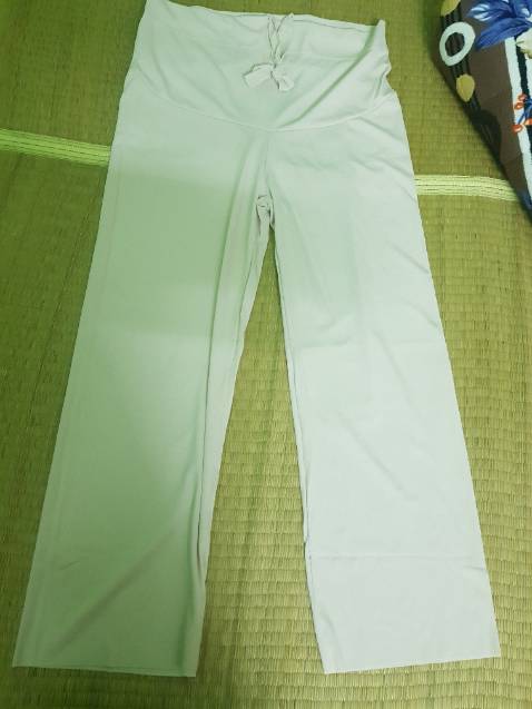 Chất vải mềm mịn mặc mát rất thoải mái.  bầu mặc đẹp lắm. quần này ok đó mn ạ. Chất vải mềm mịn mặc mát rất thoải mái.  bầu mặc đẹp lắm. quần này ok đó mn ạ.