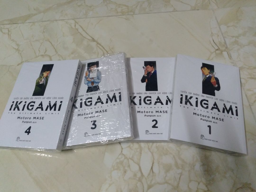 Sách giao nhanh, đc bọc kĩ lưỡng nha. Truyện này thì hay khỏi phải bàn :")) Nét vẽ tuy ko bắt mắt nhưng cốt truyện đỉnh nhen, nhân văn 10/10. Mn có thể tìm đọc  trc trên web xem có hợp gu ko chớ mình là canh sale rinh liền mấy em này về đó :))