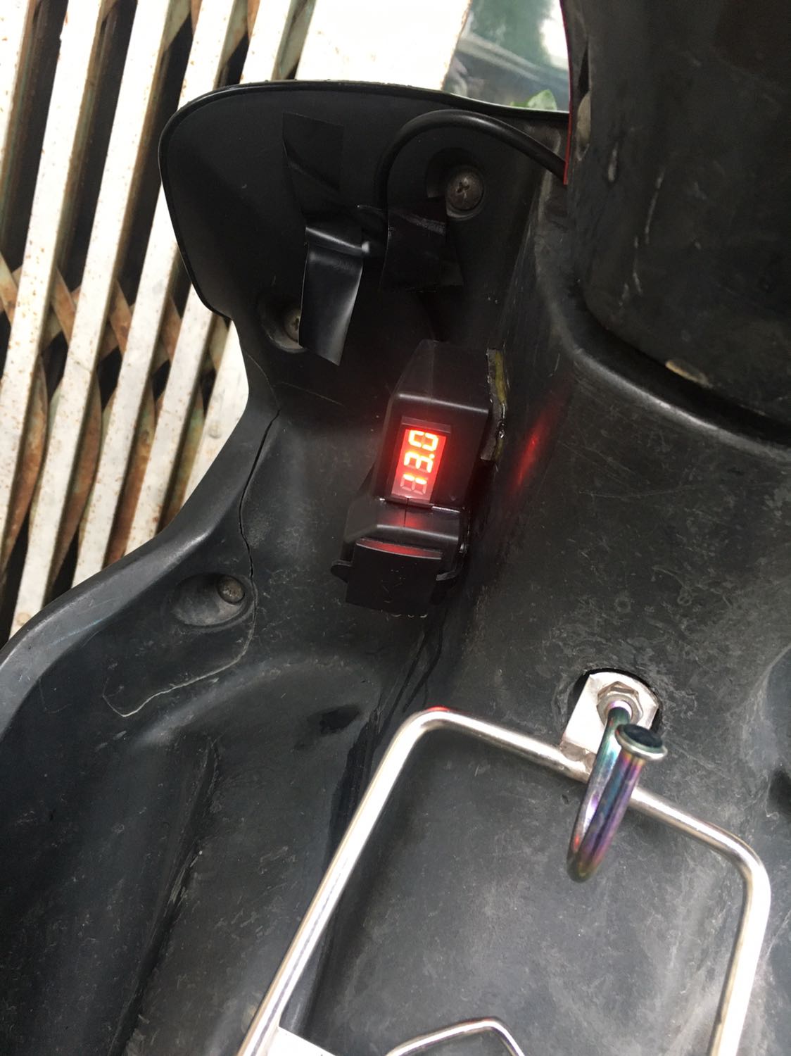 Đầy đủ phụ kiện giao hàng nhanh chờ thử sp